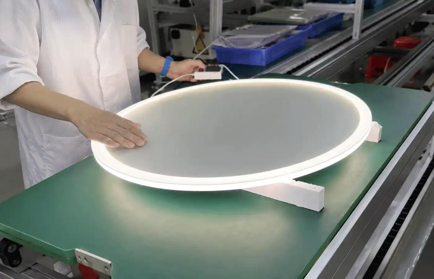 NewThingLine quality inspection for lighting and mirror products