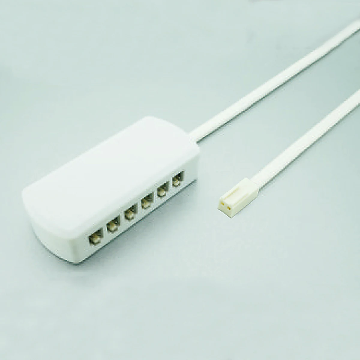 L803-6 6-Way LED Light Distributor
